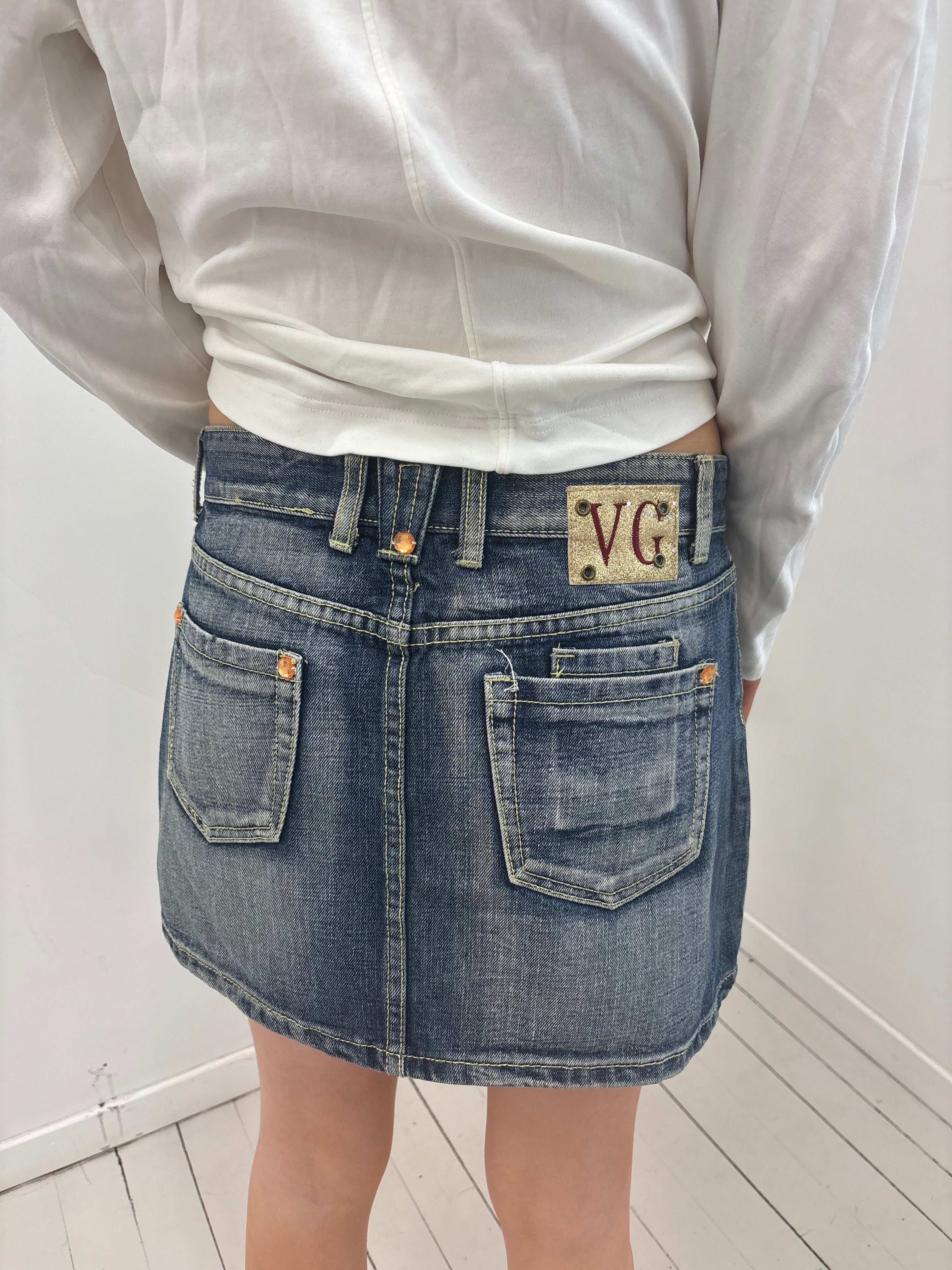 Y2K VG Distressed Low Rise Denim Mini Skirt