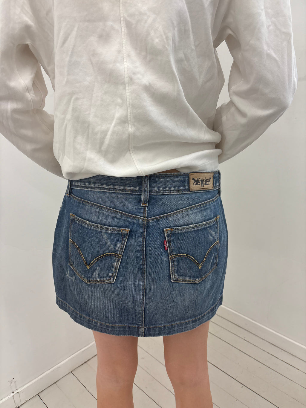 Levi’s Y2K Low Rise Denim Mini Skirt
