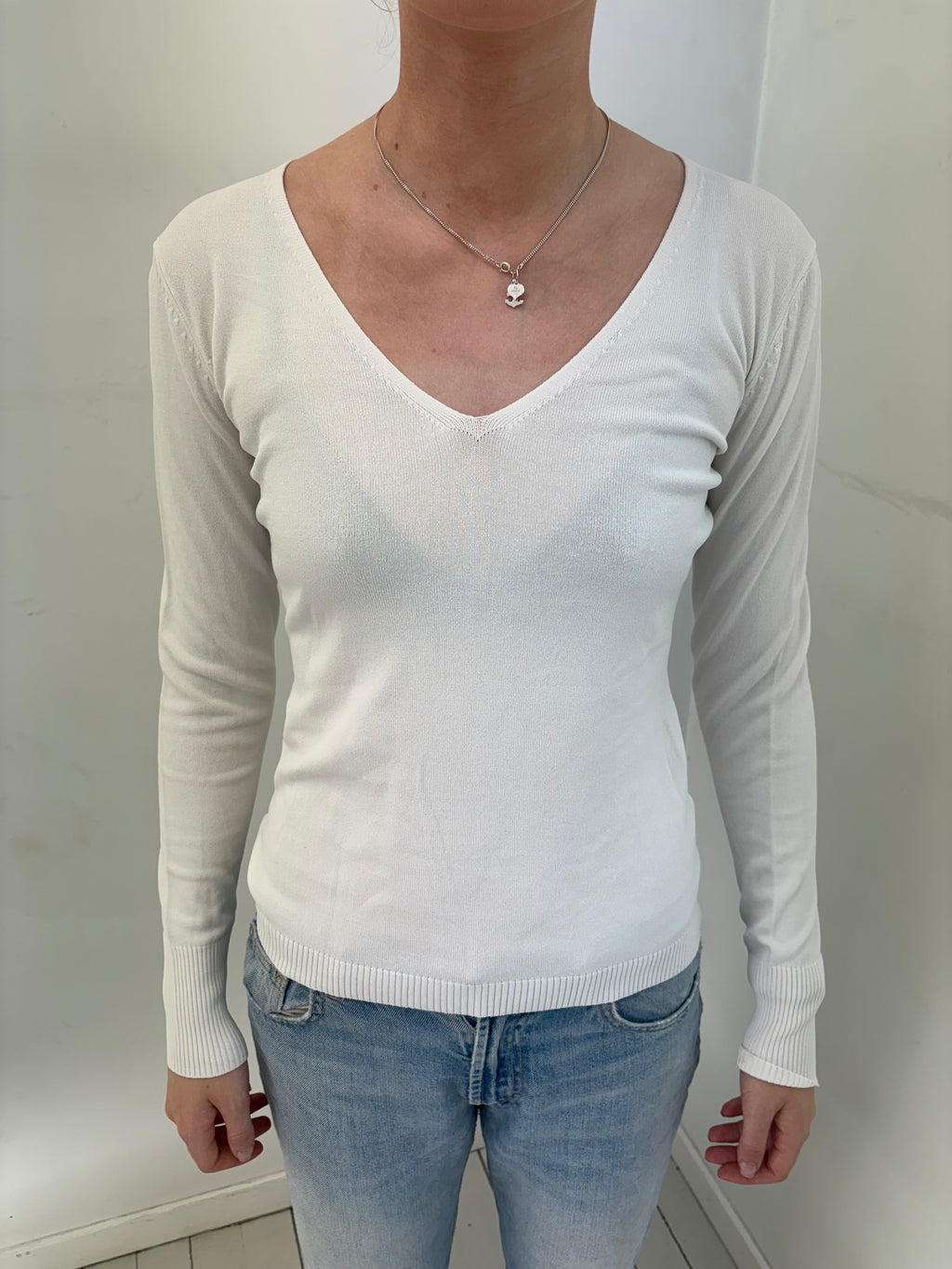 White Ribbed V-Neck Long Sleeve Fitted Top